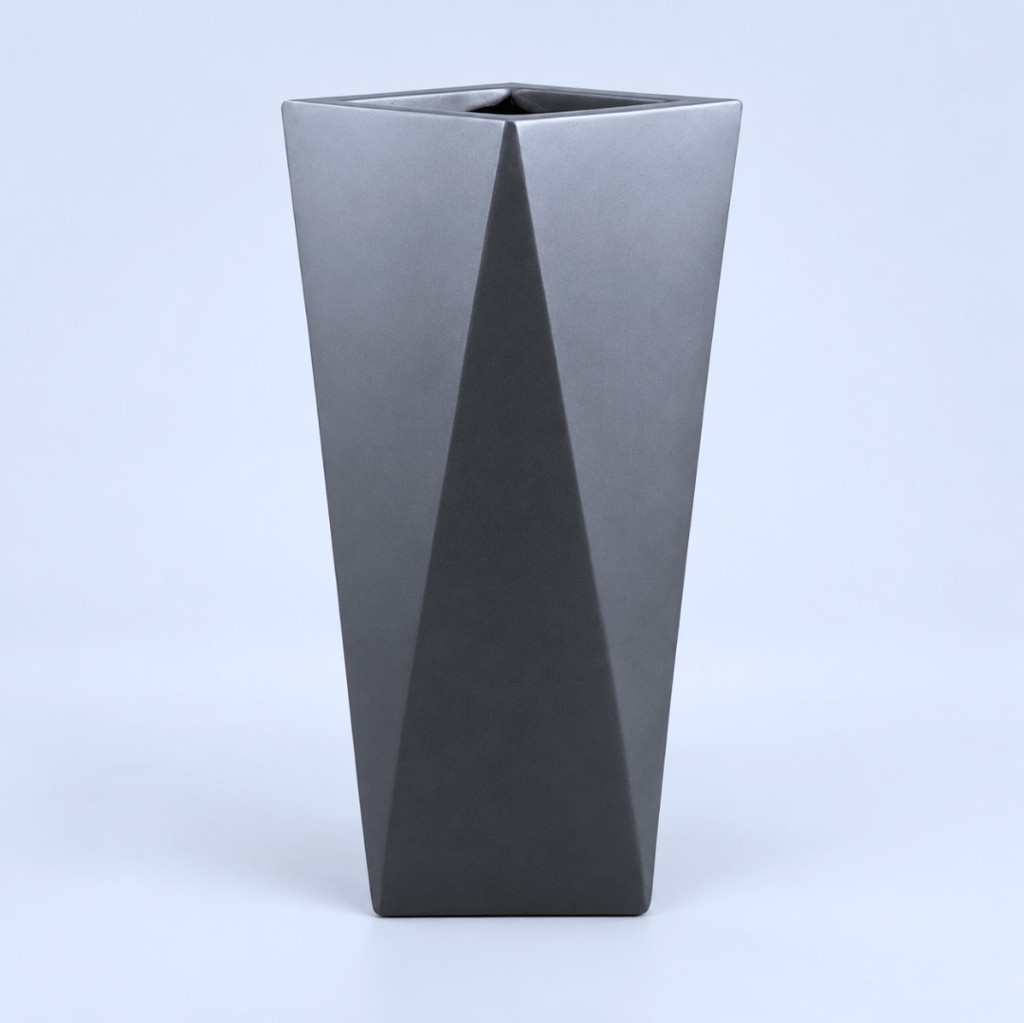 3ft Diamond Fiberglass PlanterPot 90cm in height 1